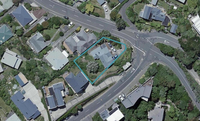 2 Waru Street, Khandallah, Wellington - Carousel 1