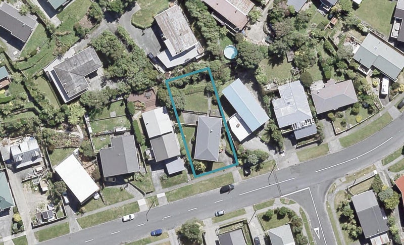 245 Dowse Drive, Maungaraki, Lower Hutt - Carousel 1