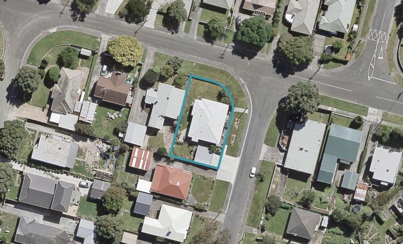 2 Charleston Avenue, Boulcott, Lower Hutt - Carousel 1