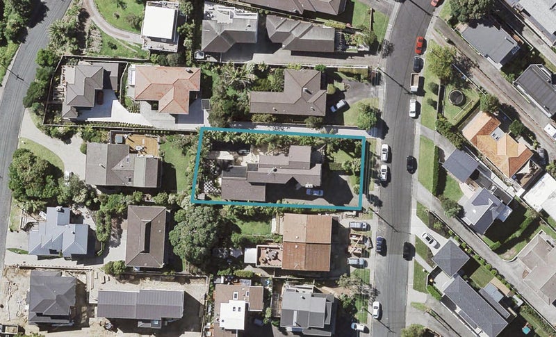 40 Seaview Road, Castor Bay, Auckland - Carousel 1