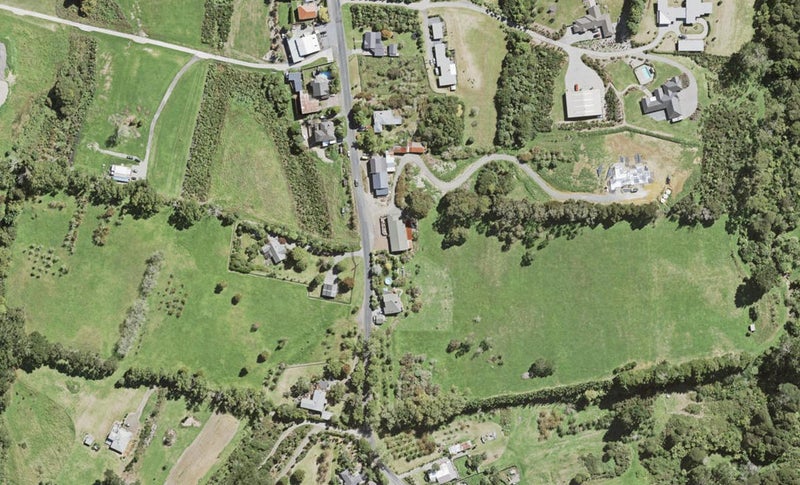 98 Shaw Road, Oratia, Auckland - Carousel 1