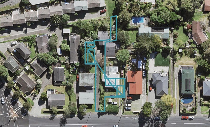 10/8 Chivalry Road, Glenfield, Auckland - Carousel 1