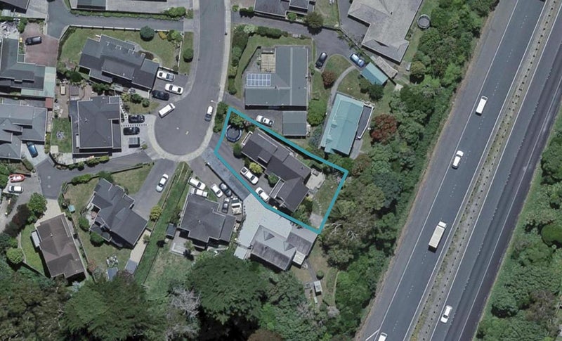 21 Ronald Woolf Place, Churton Park, Wellington - Carousel 1