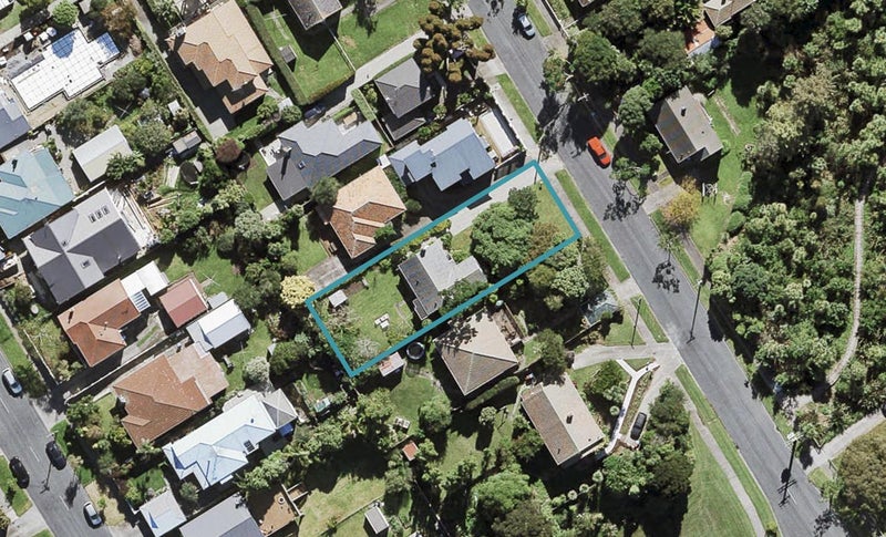 74 Walmer Road, Point Chevalier, Auckland - Carousel 1
