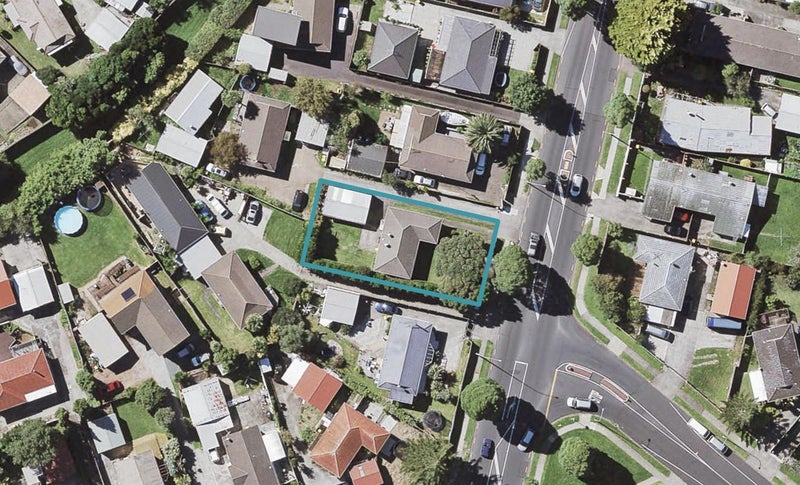 381 Bucklands Beach Road, Bucklands Beach, Auckland - Carousel 1