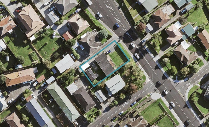305 Richardson Road, New Windsor, Auckland - Carousel 1