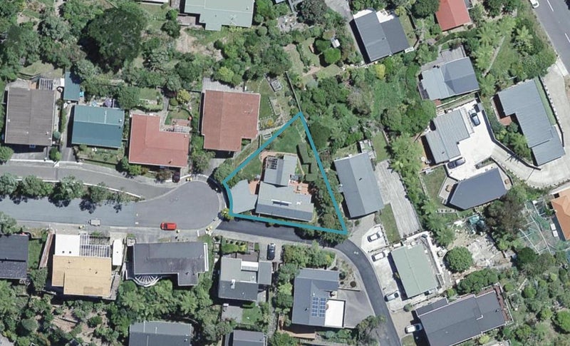 17 Buxton Avenue, Karori, Wellington - Carousel 1