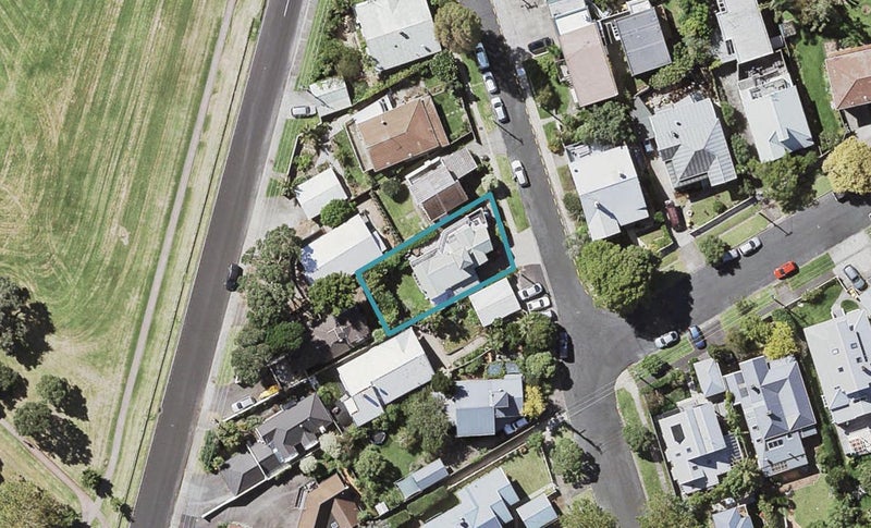 27 North Avenue, Narrow Neck, Auckland - Carousel 1
