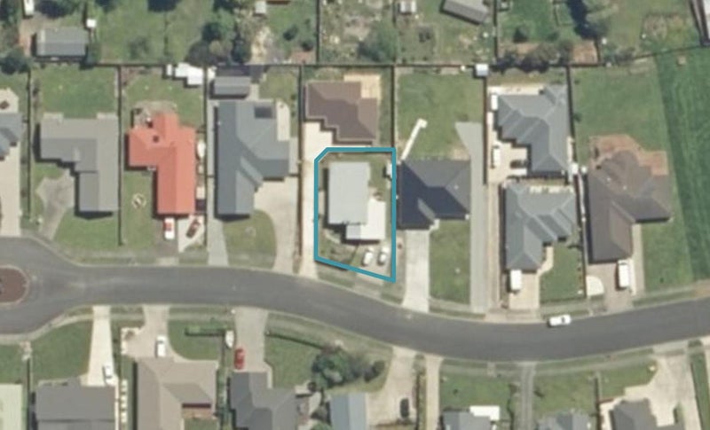 12 Benner Drive, Ngatea, Ngatea - Carousel 1