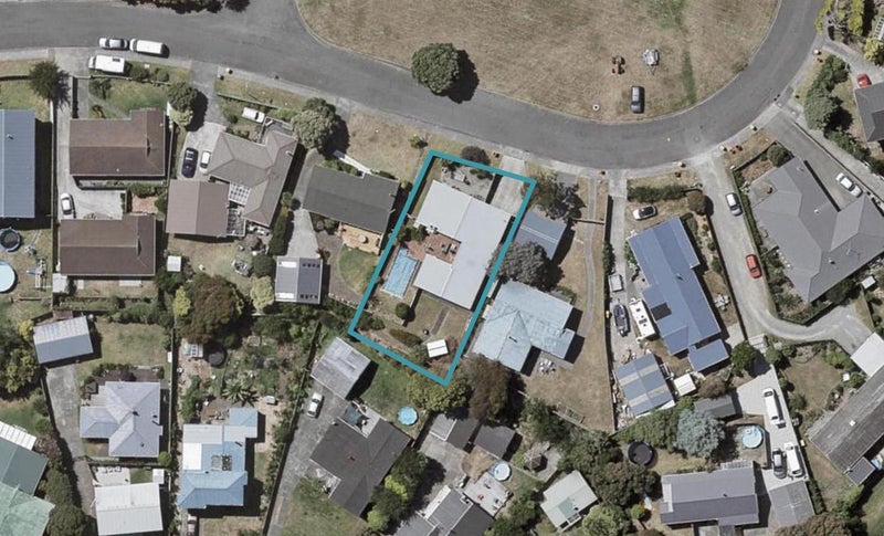 16 Olive Terrace, Paraparaumu Beach, Paraparaumu - Carousel 1