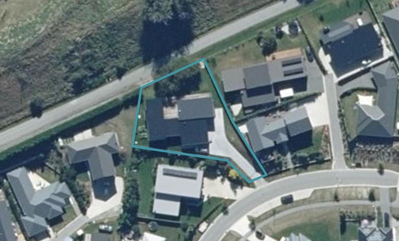 21 Oxfordshire Avenue, Lower Shotover, Queenstown - Carousel 1