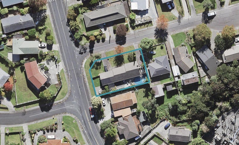 1 Blythe Place, Glendene, Auckland - Carousel 1