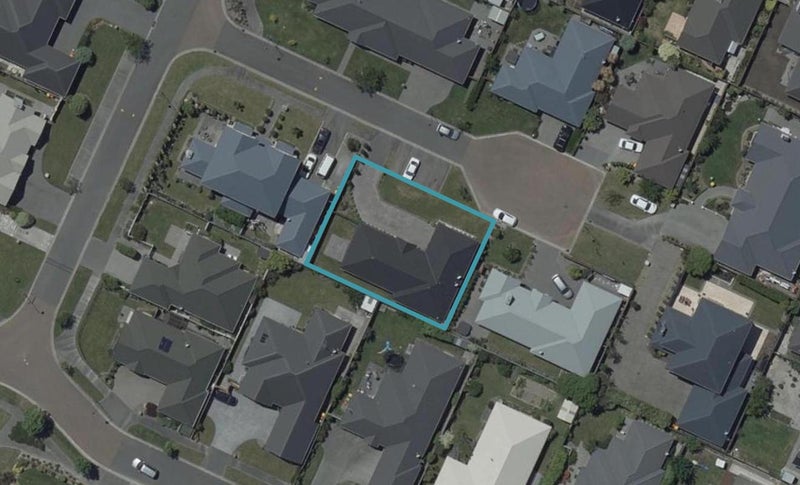 4 Grace Close, Aidanfield, Christchurch - Carousel 1