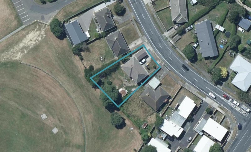 5 Castor Crescent, Cannons Creek, Porirua - Carousel 1
