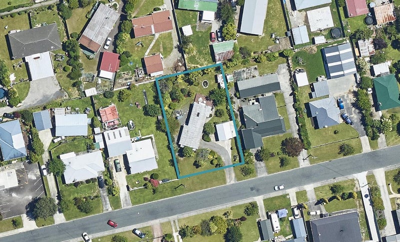 6 Cochrane Street, Fairy Springs, Rotorua - Carousel 1