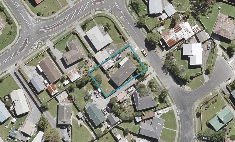 4 Edelweiss Grove, Timberlea, Upper Hutt - Carousel 1