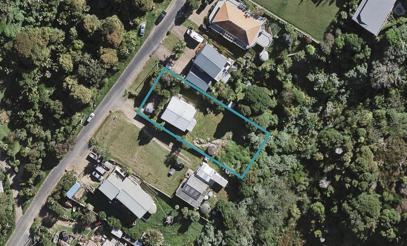 20 Beatty Parade, Surfdale, Waiheke Island - Carousel 1