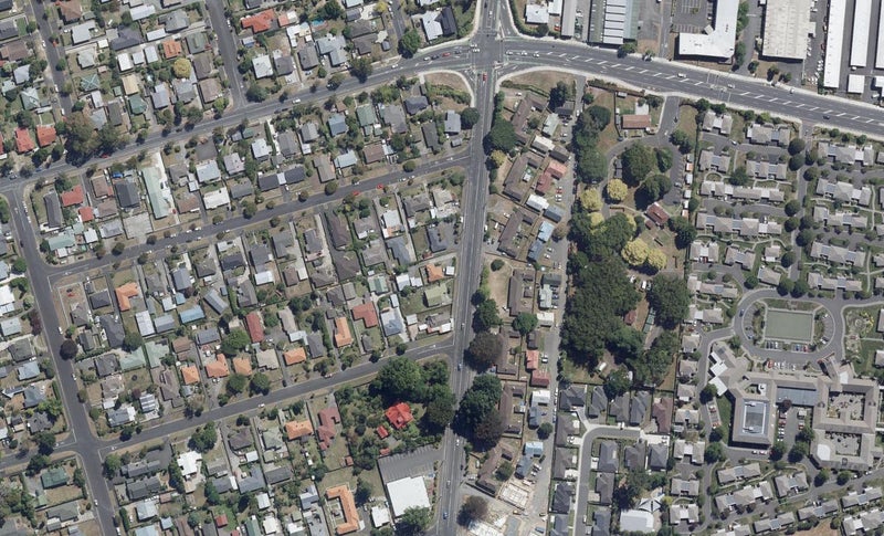 125 Peachgrove Road, Hamilton East, Hamilton - Carousel 1