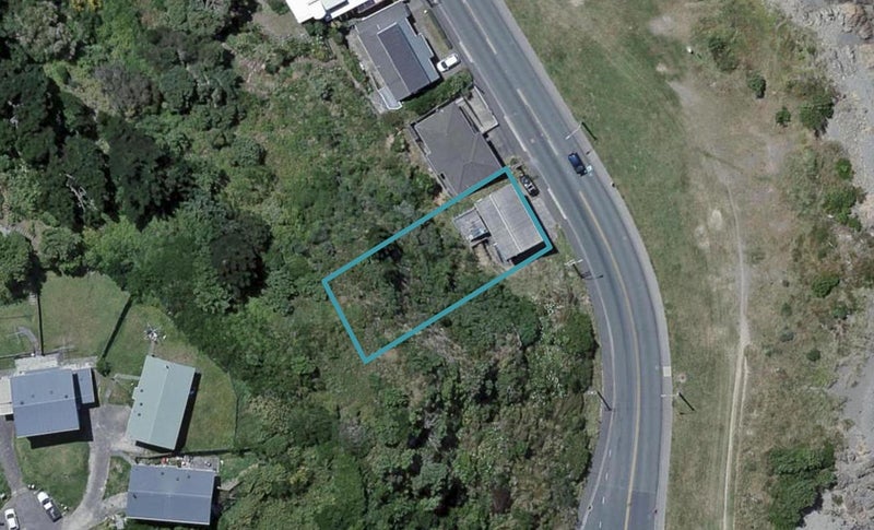 330 Queens Drive, Lyall Bay, Wellington - Carousel 1