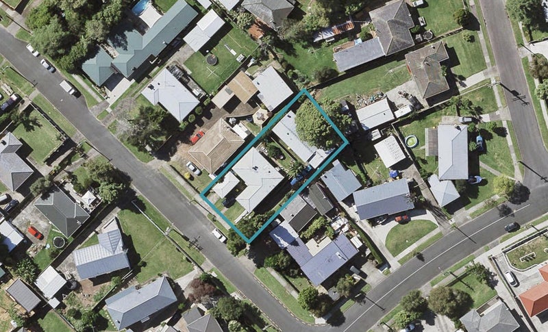 1/3 Challinor Street, Pakuranga, Auckland - Carousel 1