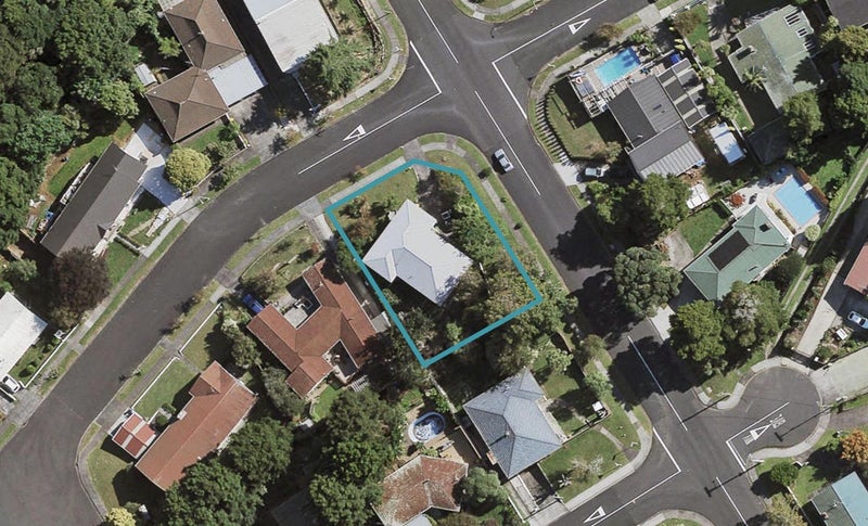 11 Walpole Avenue, Hillpark, Auckland - Carousel 1