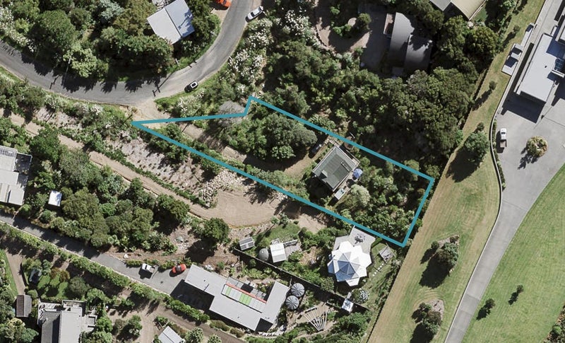 31 Great Barrier Road, Oneroa, Waiheke Island - Carousel 1