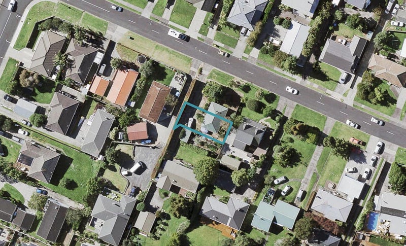 2/72 Gibraltar Street, Howick, Auckland - Carousel 1