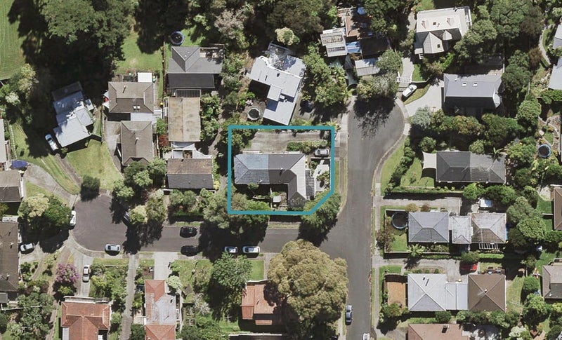 2/12 Paruru Avenue, Northcote, Auckland - Carousel 1