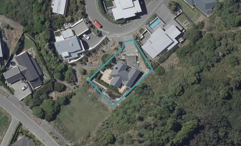 9 Challenger Lane, Redcliffs, Christchurch - Carousel 1