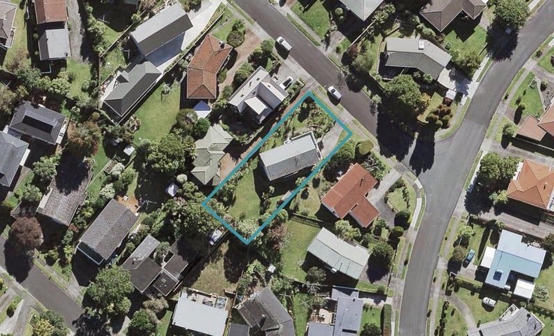 4 Ensign Place, Hillcrest, Auckland - Carousel 1