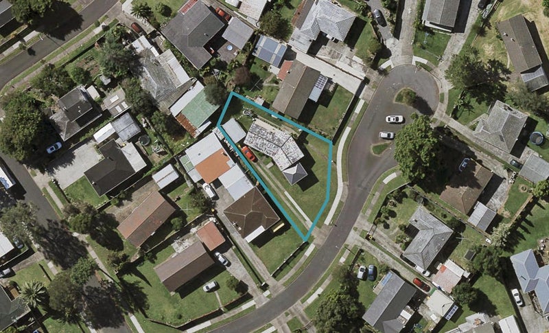 6 Ulay Place, Clover Park, Auckland - Carousel 1