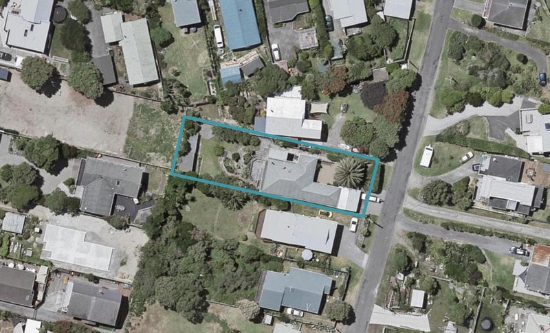 12 McKenzie Avenue, Raumati South, Paraparaumu - Carousel 1