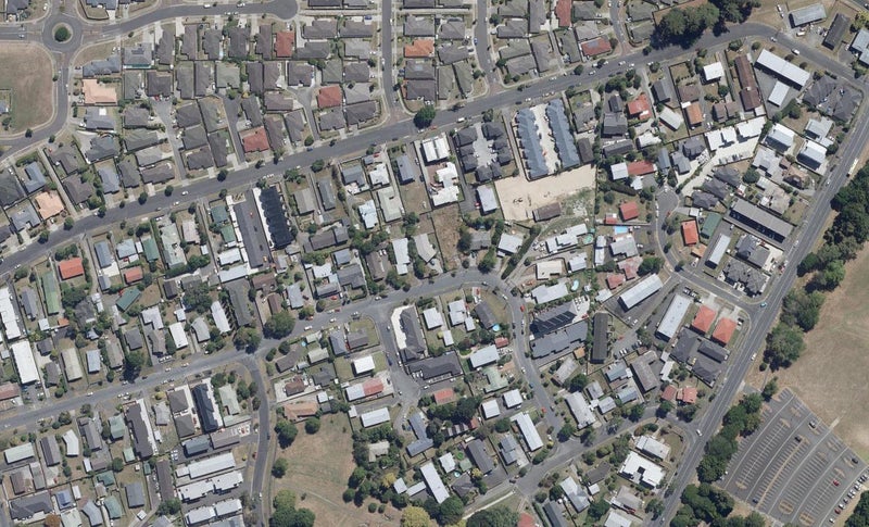 32 May Street, Hamilton East, Hamilton - Carousel 1