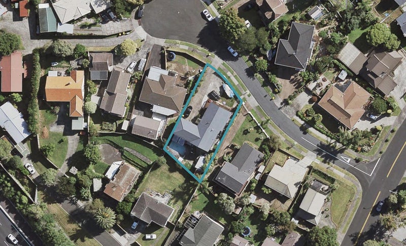 6 Idesia Place, Totara Heights, Auckland - Carousel 1