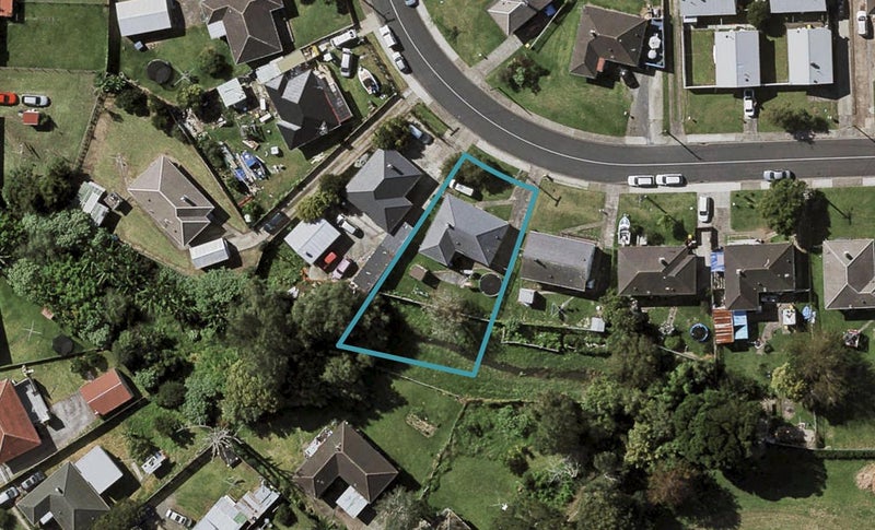 13 Nola Crescent, Otara, Auckland - Carousel 1