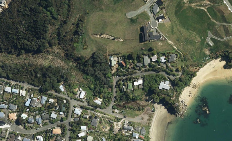 9 Cook Crescent, Kaiteriteri - Carousel 1