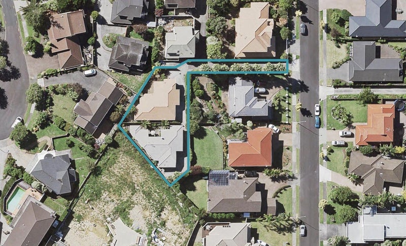 2/36 Wiltshire Place, Somerville, Manukau - Carousel 1