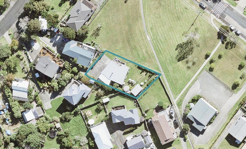 75 Elliston Crescent, Stanmore Bay, Whangaparaoa - Carousel 1