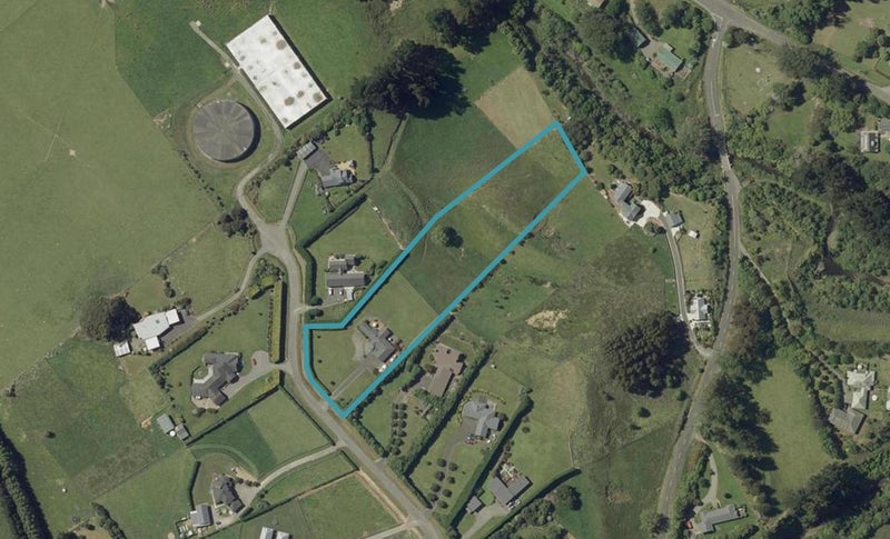42 Oram Drive, Turitea, Palmerston North - Carousel 1