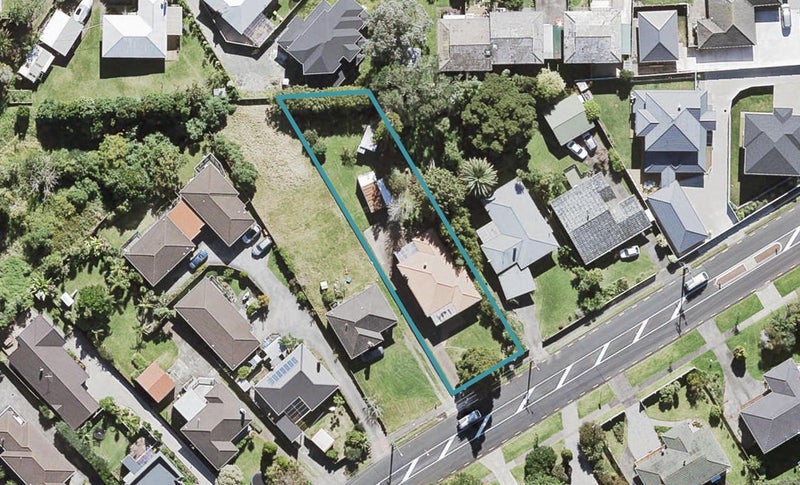 61 Golf Road, New Lynn, Auckland - Carousel 1