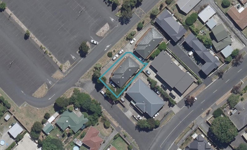 4 Baffles Crescent, Silverdale, Hamilton - Carousel 1