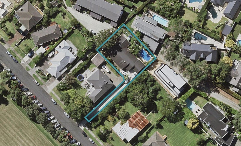 25 Lake Pupuke Drive, Takapuna, Auckland - Carousel 1