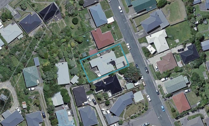 10 Barclay Street, Newlands, Wellington - Carousel 1