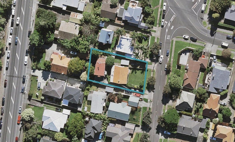 25A Queensway, Three Kings, Auckland - Carousel 1
