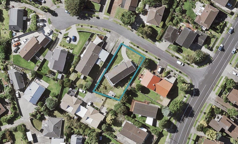4 Acland Place, Botany Downs, Auckland - Carousel 1