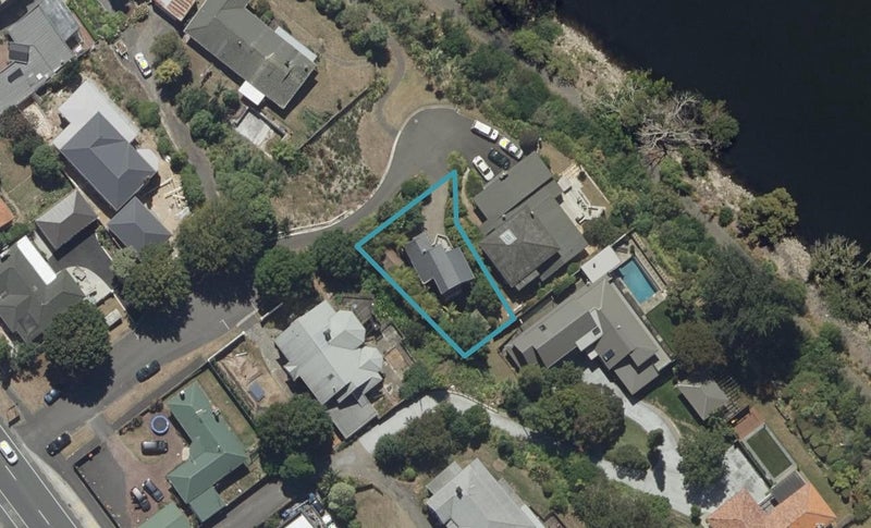 2A Dillicar Street, Whitiora, Hamilton - Carousel 1