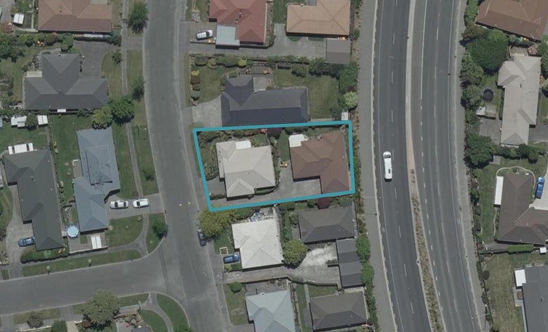 2/11 Kintyre Drive, Broomfield, Christchurch - Carousel 1