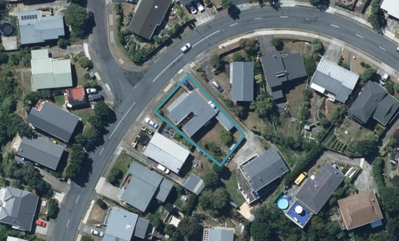 18 Eskdale Road, Papakowhai, Porirua - Carousel 1