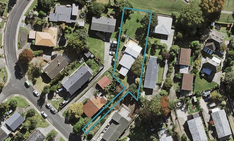 1/31 Ayton Drive, Totara Vale, Auckland - Carousel 1