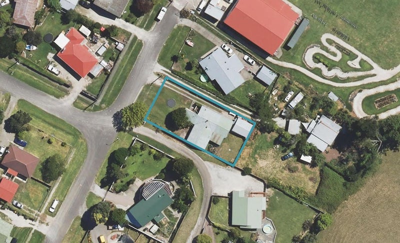 8 Montrose Street, Kaiti, Gisborne - Carousel 1
